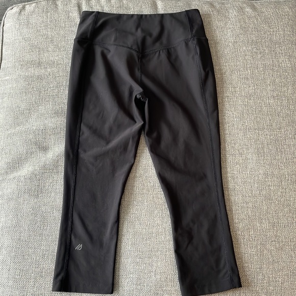 Eddie Bauer Cropped High Rise Legging Size Small - Picture 6 of 12